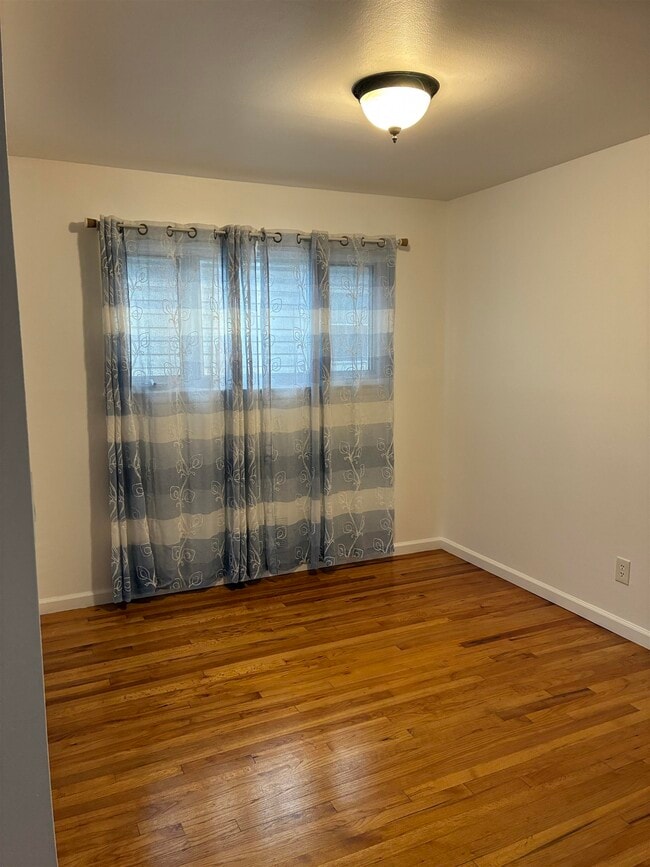 Foto del edificio - 4803 Aschoff Pl