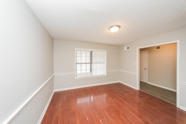 Foto del edificio - 4368 Oak Chase Cove
