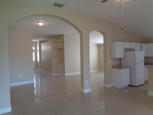 Foto del edificio - 29425 Crossland Drive