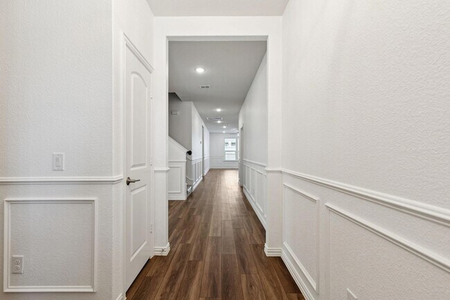 Foto del edificio - 2412 Rooster Ln