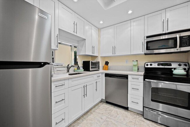 Foto del edificio - 3540 S Ocean Blvd