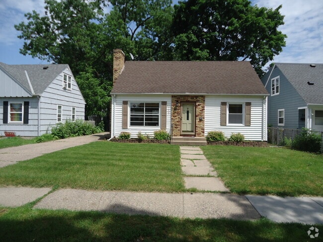 Building Photo - 5429 Harriet Ave