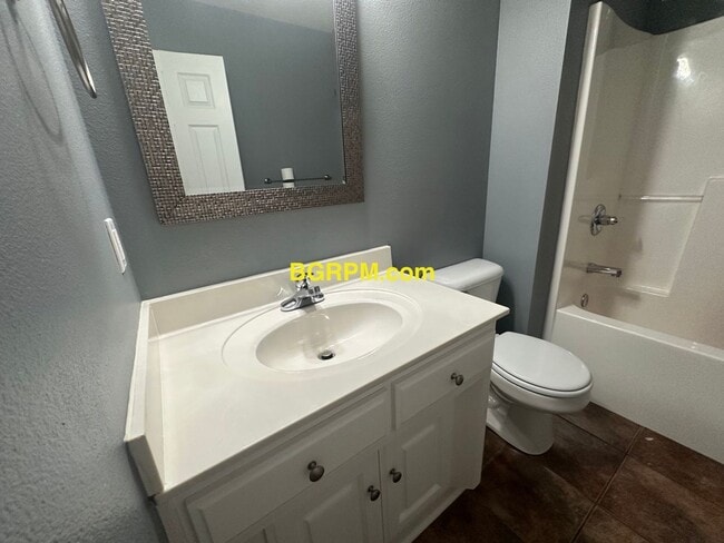 Building Photo - 3 BD, 2 BA, home in Ward.