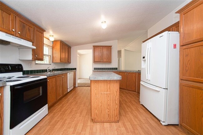 Building Photo - 16495 Taurus Ct