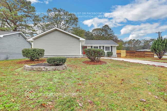 Building Photo - 565 Lakeridge Cir SE