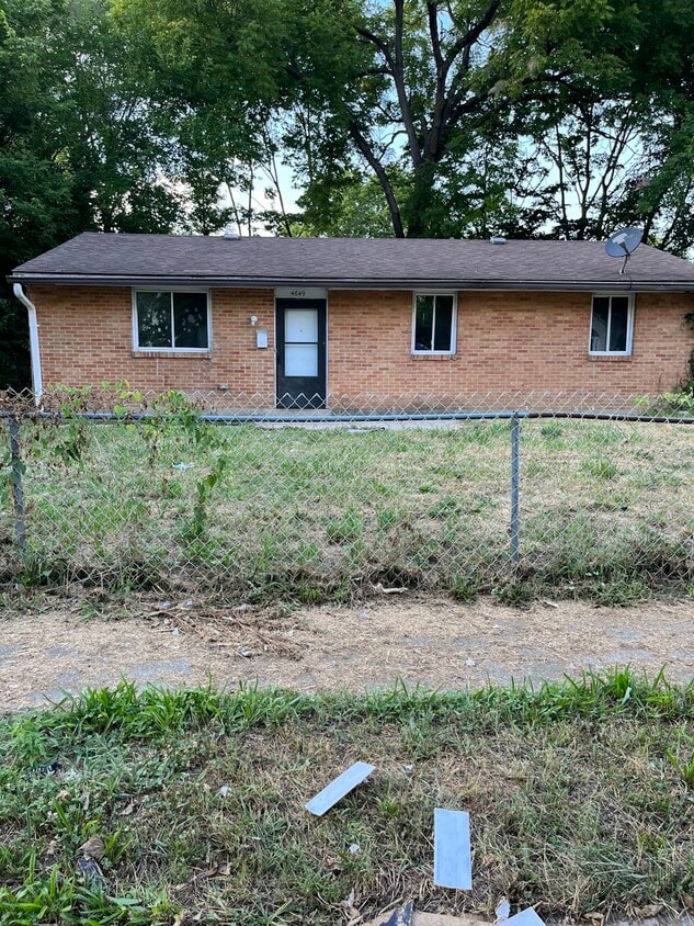 Primary Photo - 4649 Forsythe Ave