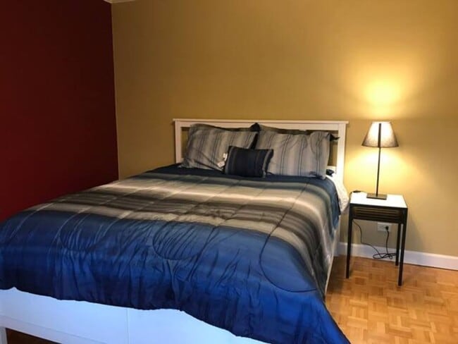 Foto del edificio - Furnished Move-In Ready Downtown 1br/1ba Apartment on the 5th floor with a Balcony