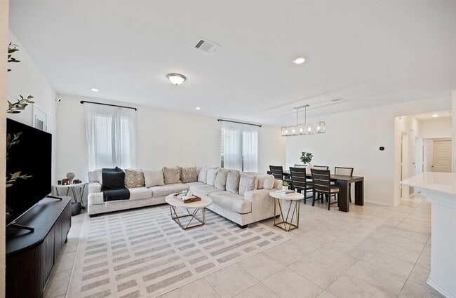 Building Photo - 7216 Gray Catbird Dr