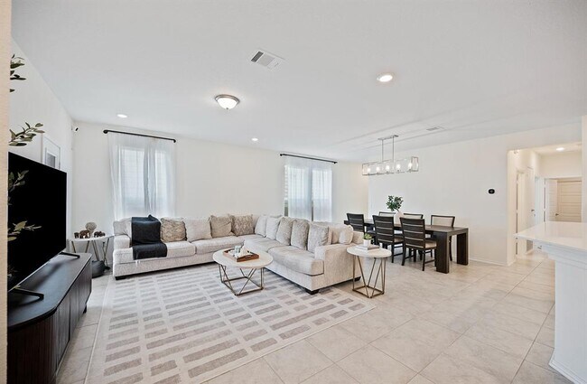 Foto del edificio - 7216 Gray Catbird Dr