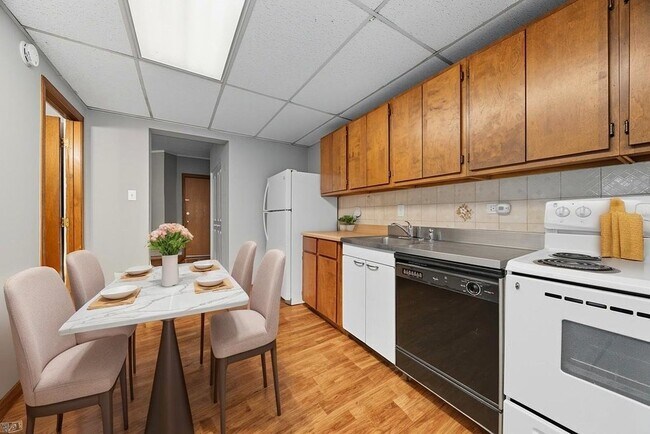 Foto del edificio - 2429 W 127th St