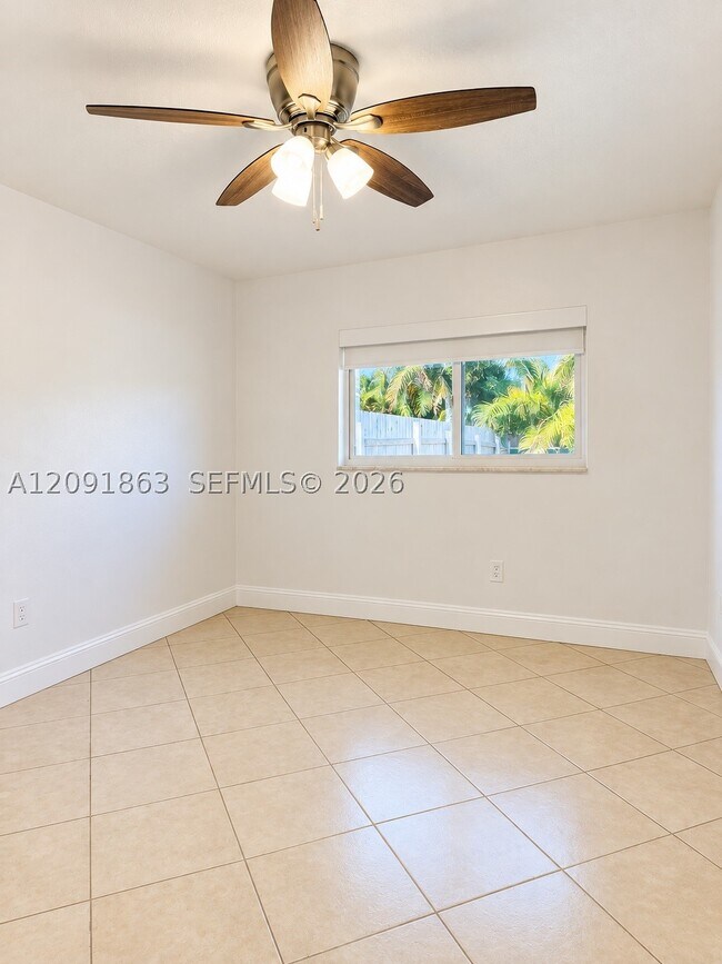 Building Photo - 5945 NW 38th St