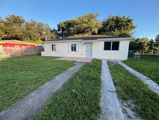 Foto del edificio - 2280 NW 154th St