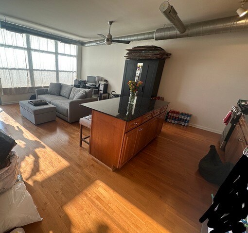 Foto del edificio - 1200 W Monroe St