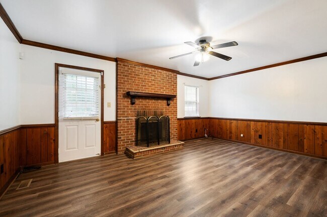 Building Photo - BEECHWOOD