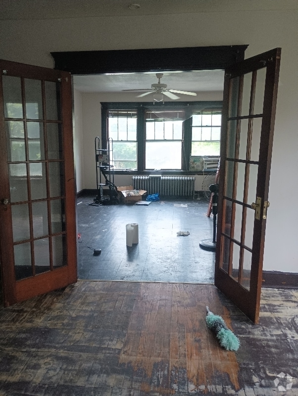 Building Photo - 33 Elmwood Ave
