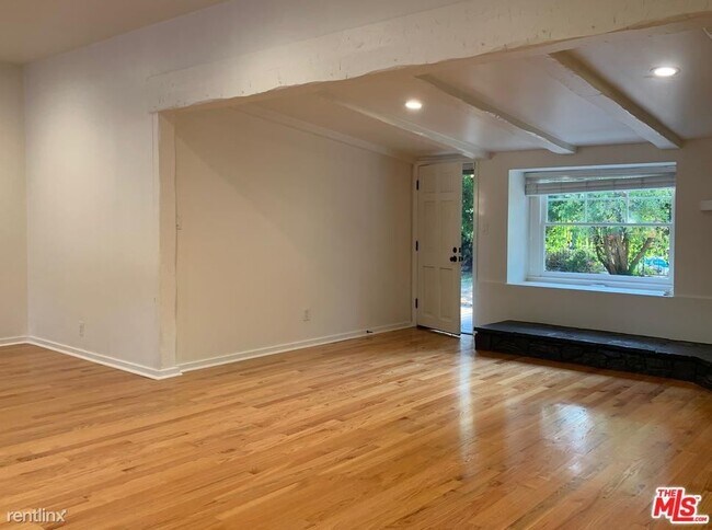 Building Photo - 3 br, 2 bath House - 6905 Costello Ave