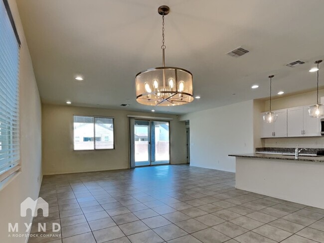 Building Photo - 13057 N Loralei Dr