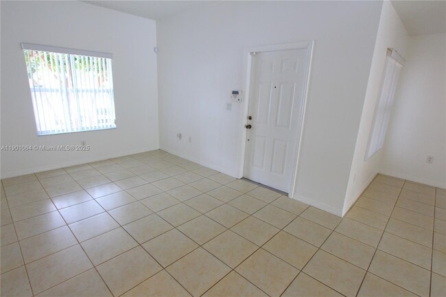 Foto del edificio - 1079 SW 143rd Ave