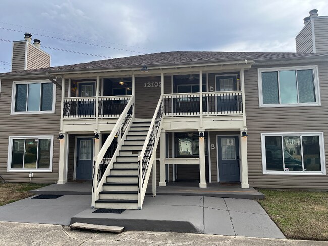 Building Photo - 12102 Carriage Ct SE