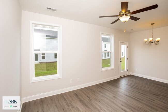 Foto del edificio - 204 Satin Walnut Wy