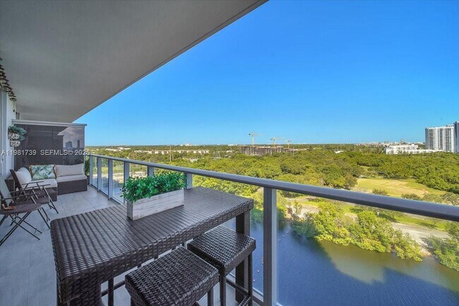 Foto del edificio - 16385 Biscayne Blvd
