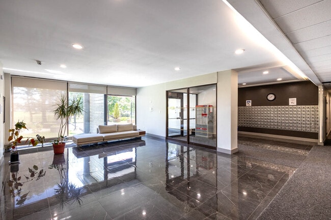 Building Photo - The Macdonald