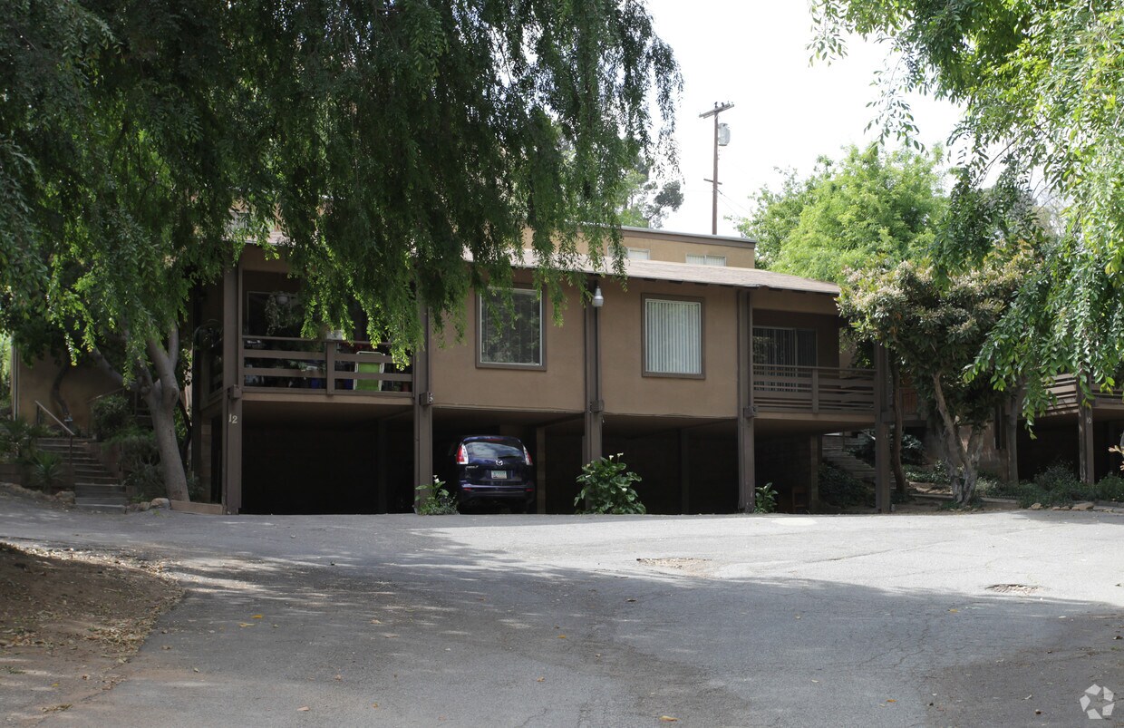 Foto del edificio - 3060 Panorama Rd