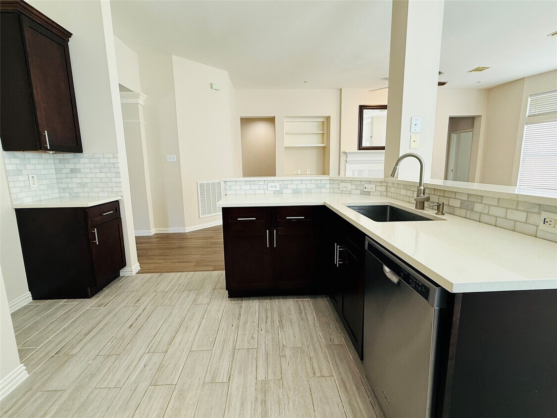 Building Photo - 5222 Hanneck Valley Ln