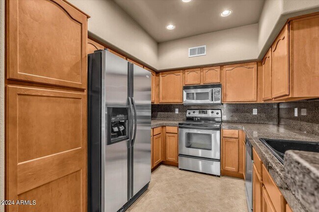 Foto del edificio - 1351 N Pleasant Dr