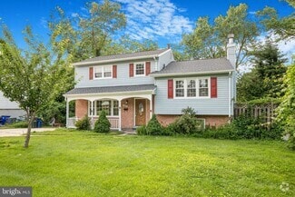 Building Photo - 4809 Camelot St