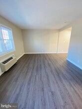 Building Photo - 205 E Cornell Dr