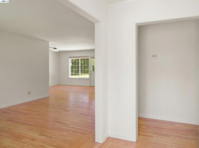 Foto del edificio - 72 Orchard Ct