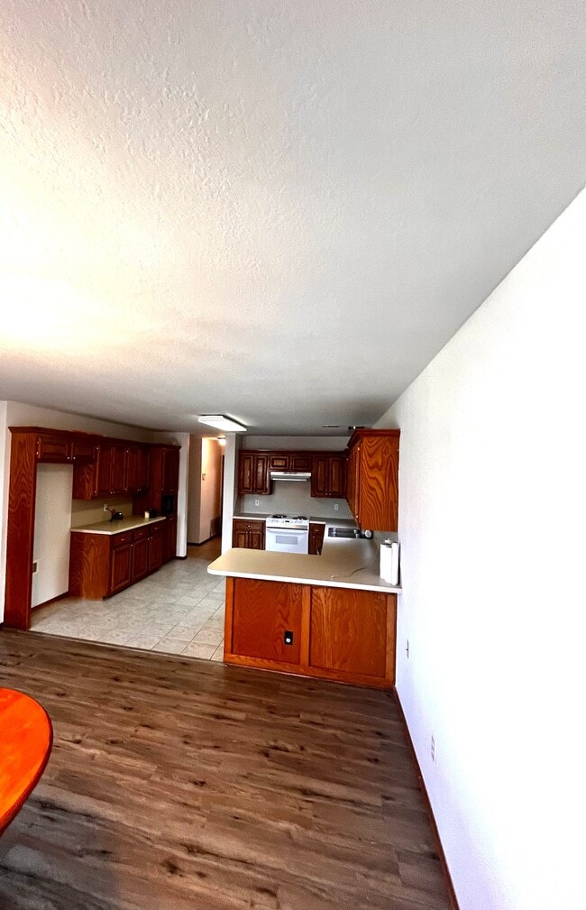 Photo - 715 E Forest Ct Ln House