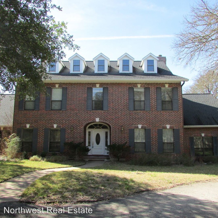 Primary Photo - 24710 Breeze Oak