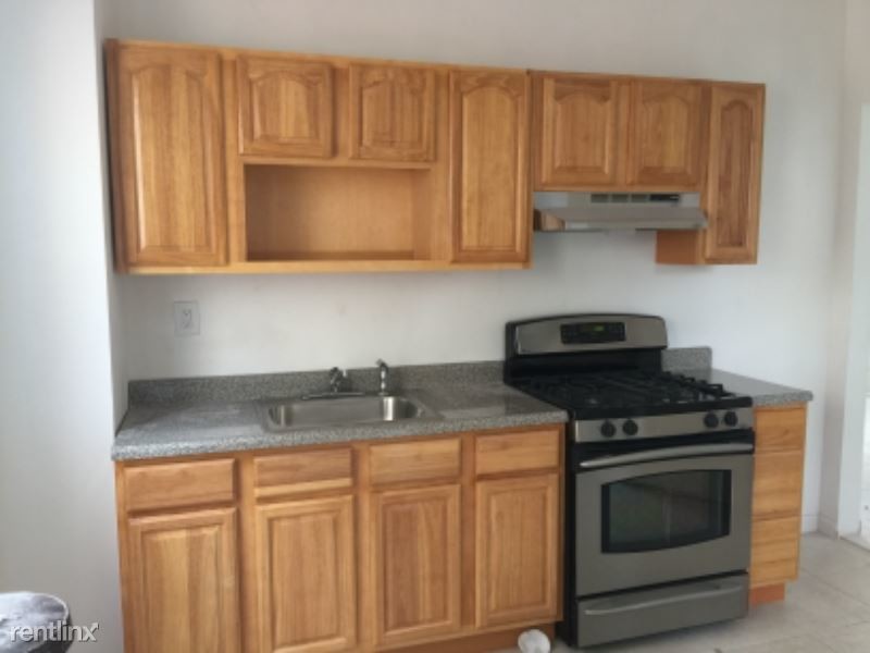 Primary Photo - 2 br, 1 bath Apartment - 793 E 19 St 1 Unit 1