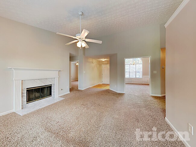 Foto del edificio - 640 James Ridge Dr
