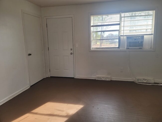 Building Photo - 317 E Florida St