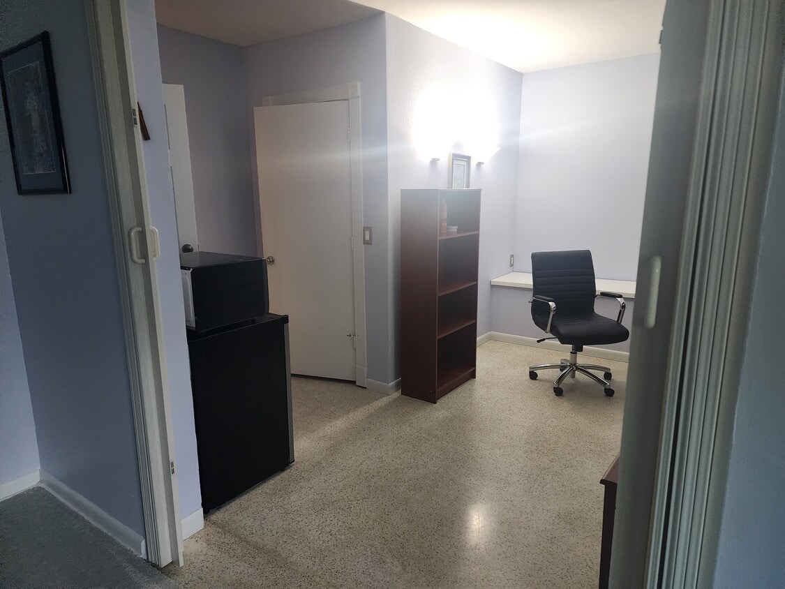 Foto del edificio - 465 S Fig Tree Ln