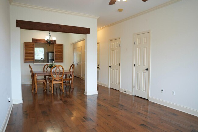 Foto del edificio - 2206 Anderson Rd