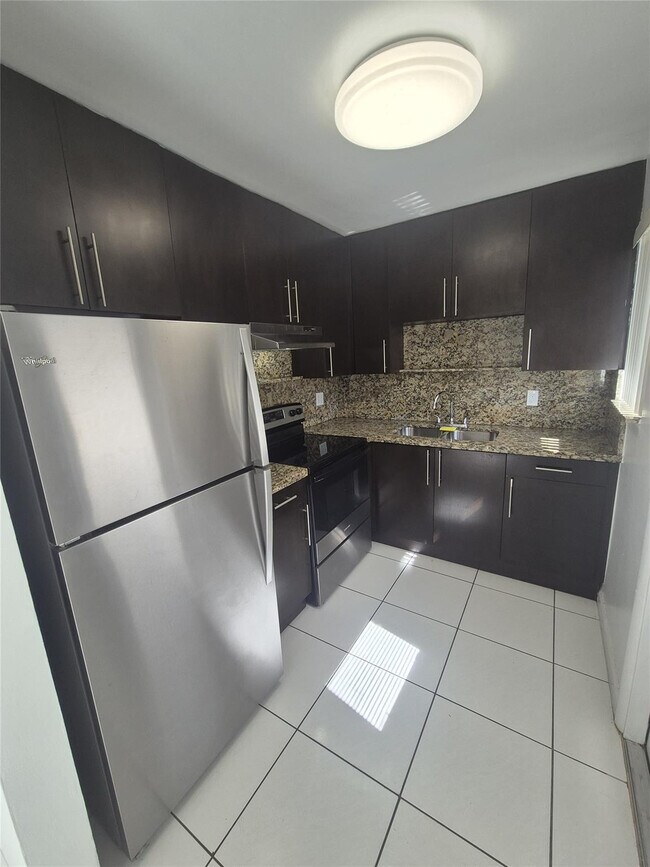 Foto del edificio - 3518 Taylor St