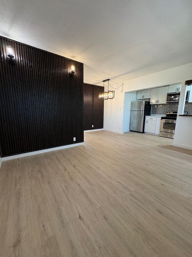 Building Photo - 1021 NE 24th Ave