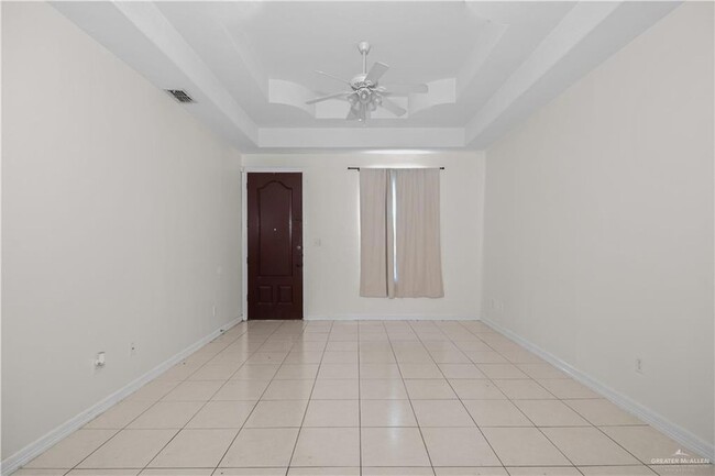 Foto del edificio - 3036 Scottland Dr