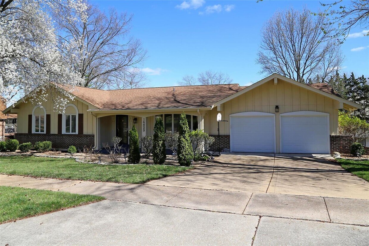 14523 Coeur Dalene Ct, Chesterfield, MO 63017 House Rental in