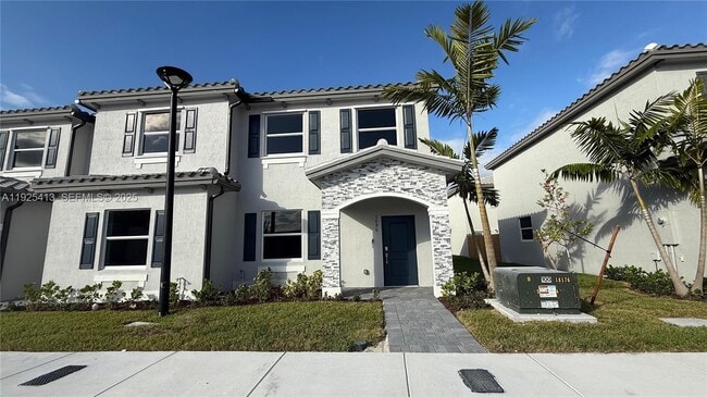 Building Photo - 1096 SE 2nd St