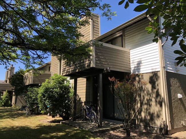 Foto del edificio - 2534 Warner Ave