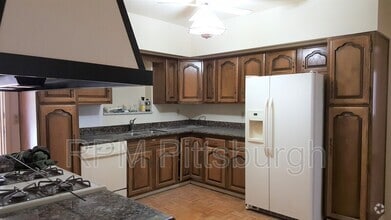 Building Photo - 437 S Aiken Ave