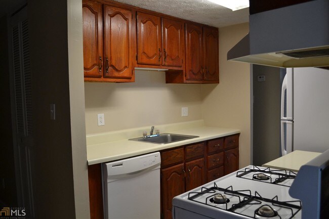 Building Photo - 3082 Bromley Rowe