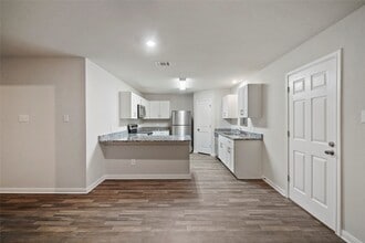 Building Photo - 15536 Briar Forest Dr