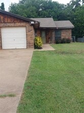 Building Photo - 3612 Mandy Dr