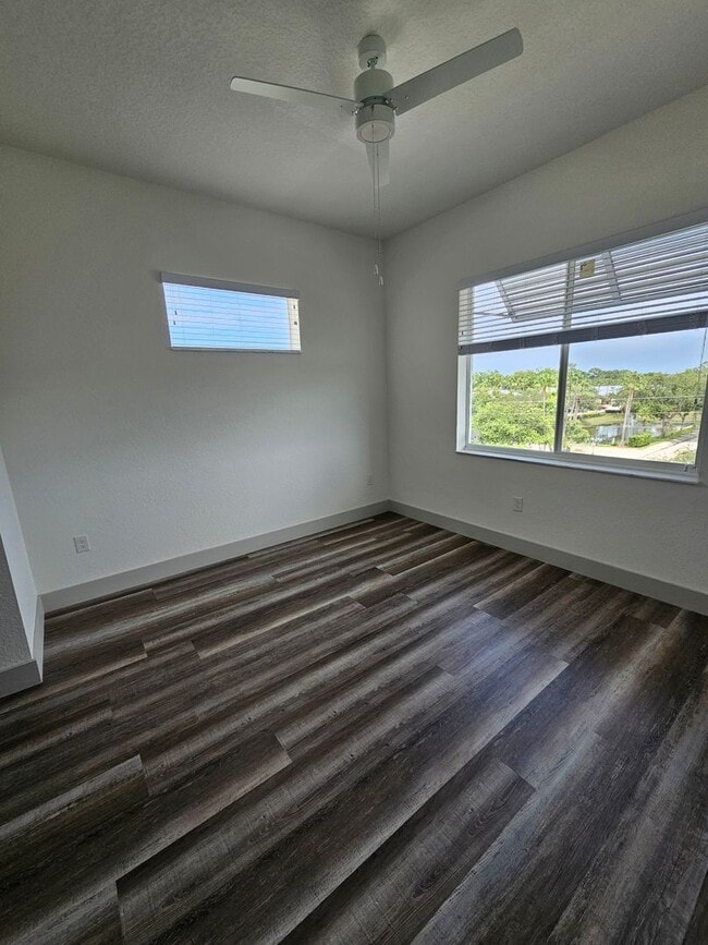 Interior Photo - Serenity Stuart